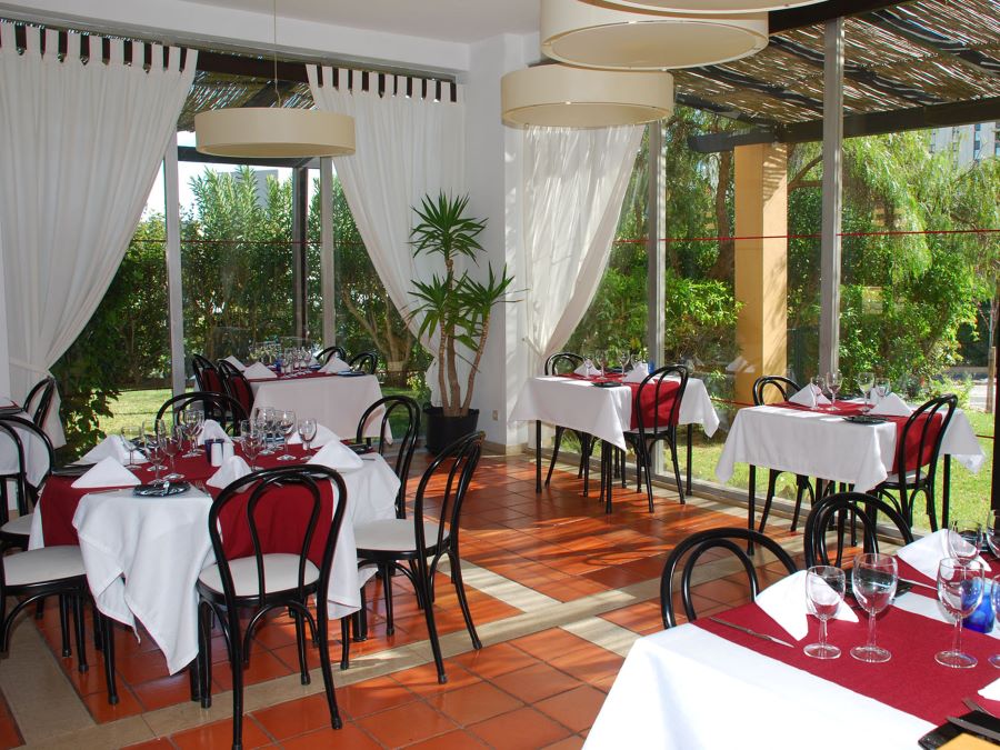 Restaurant at Dom Pedro Portobelo Hotel in Vilamoura