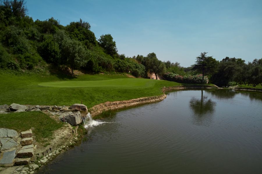 Large lake to the right of the golf course at Higuerón Marbella Golf Resort