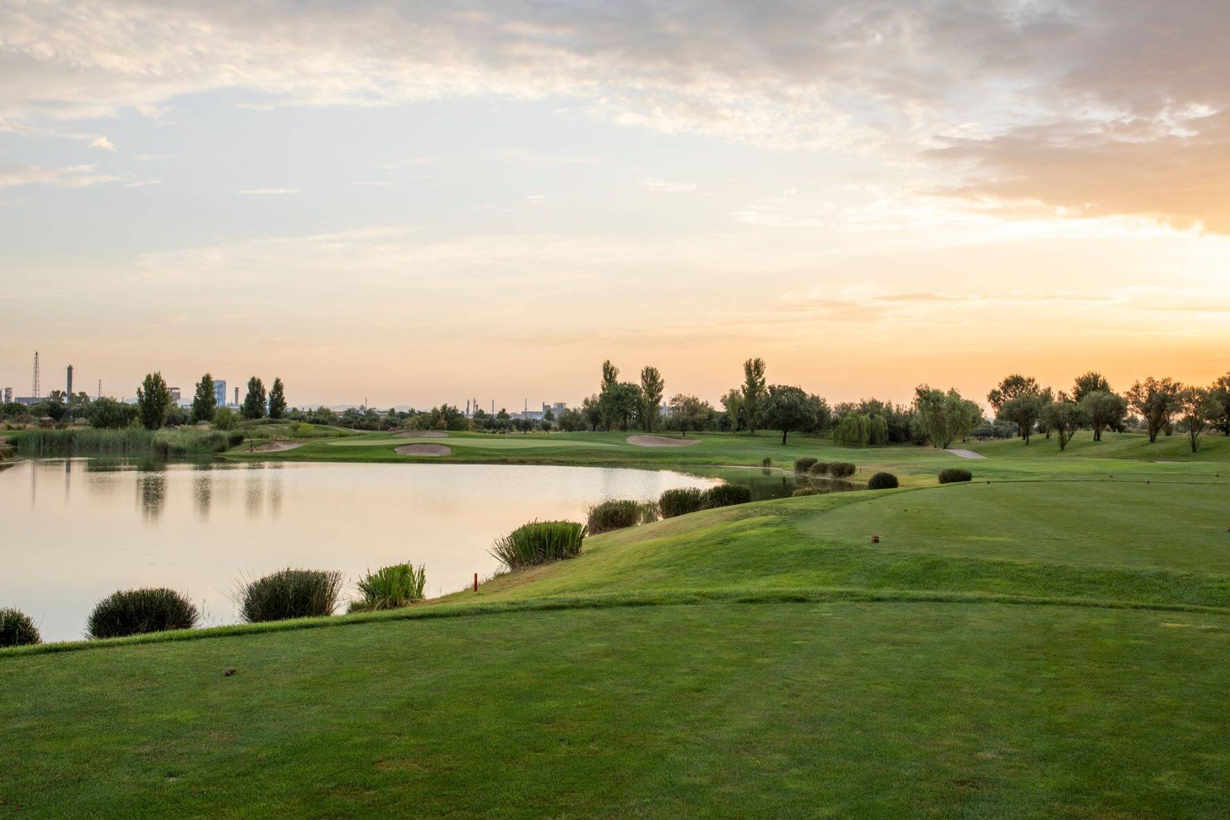 Infinitum Lakes Golf Course