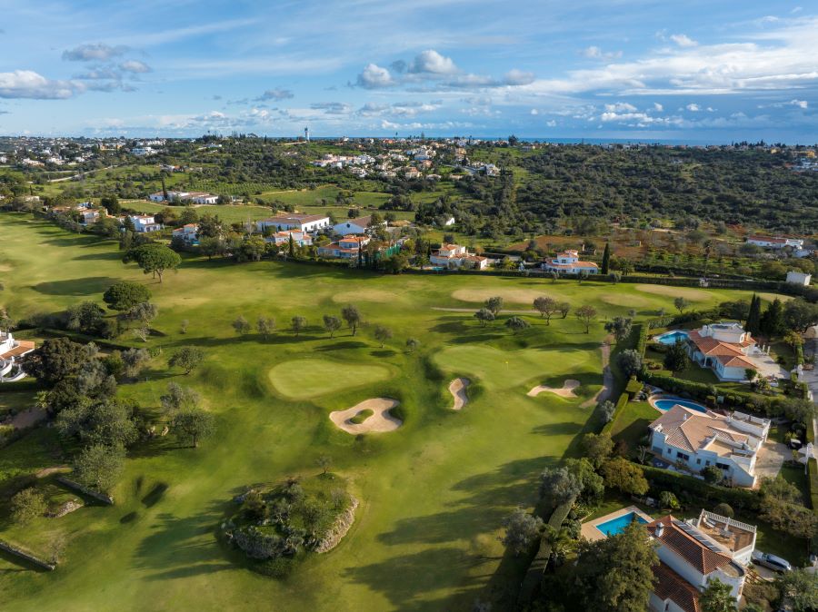 Bunkers in the middle of the fairway at Pestana Gramacho golf course