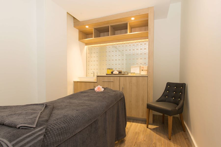 Treatment table in the spa at Belton Woods Hotel, Spa And Golf Resort
