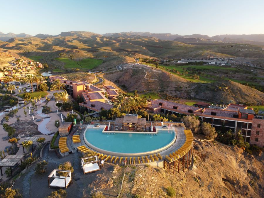 Swimming pool at Salobre Hotel And Serenity in Gran Canaria