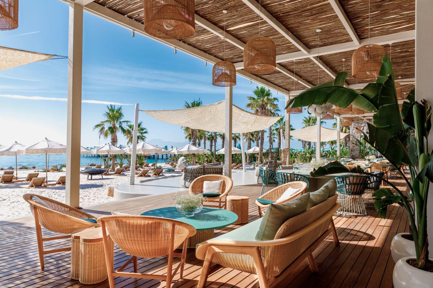 Pool side dining at Regnum Carya in Turkey
