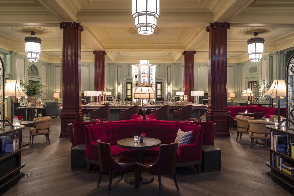 Bar with seating areas and private booths at Gleneagles Golf Resort