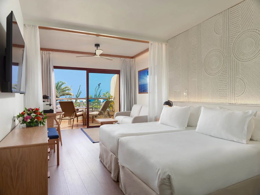 Superior room with twin beds at H10 Playa Meloneras Horizons Collection