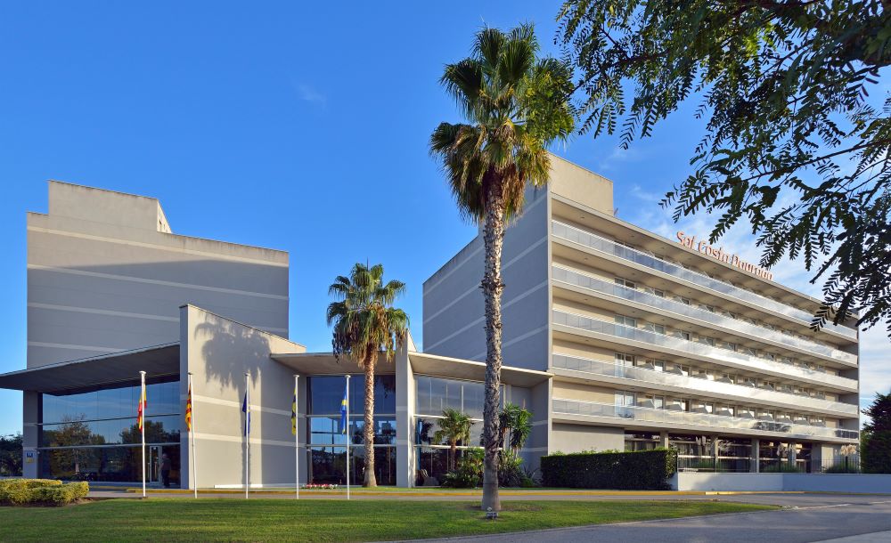 Entrance of Sol Costa Daurada by Melia