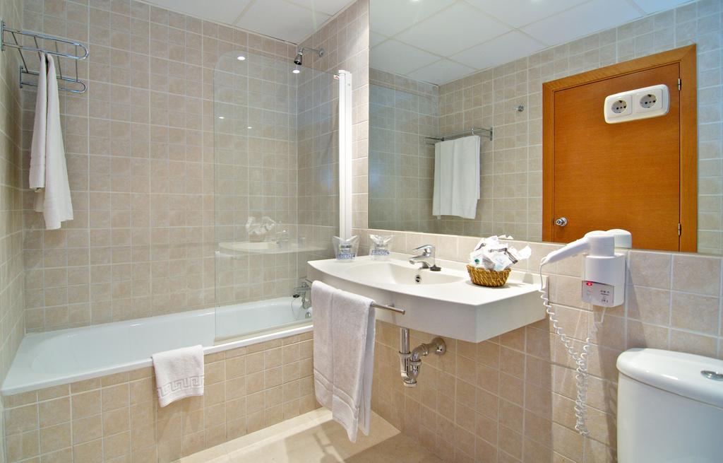 Hotel Puente Real
