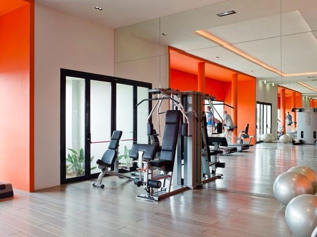 Sofitel Essaouira Mogador Golf And Spa gymnasium with exercise ball and weights machine