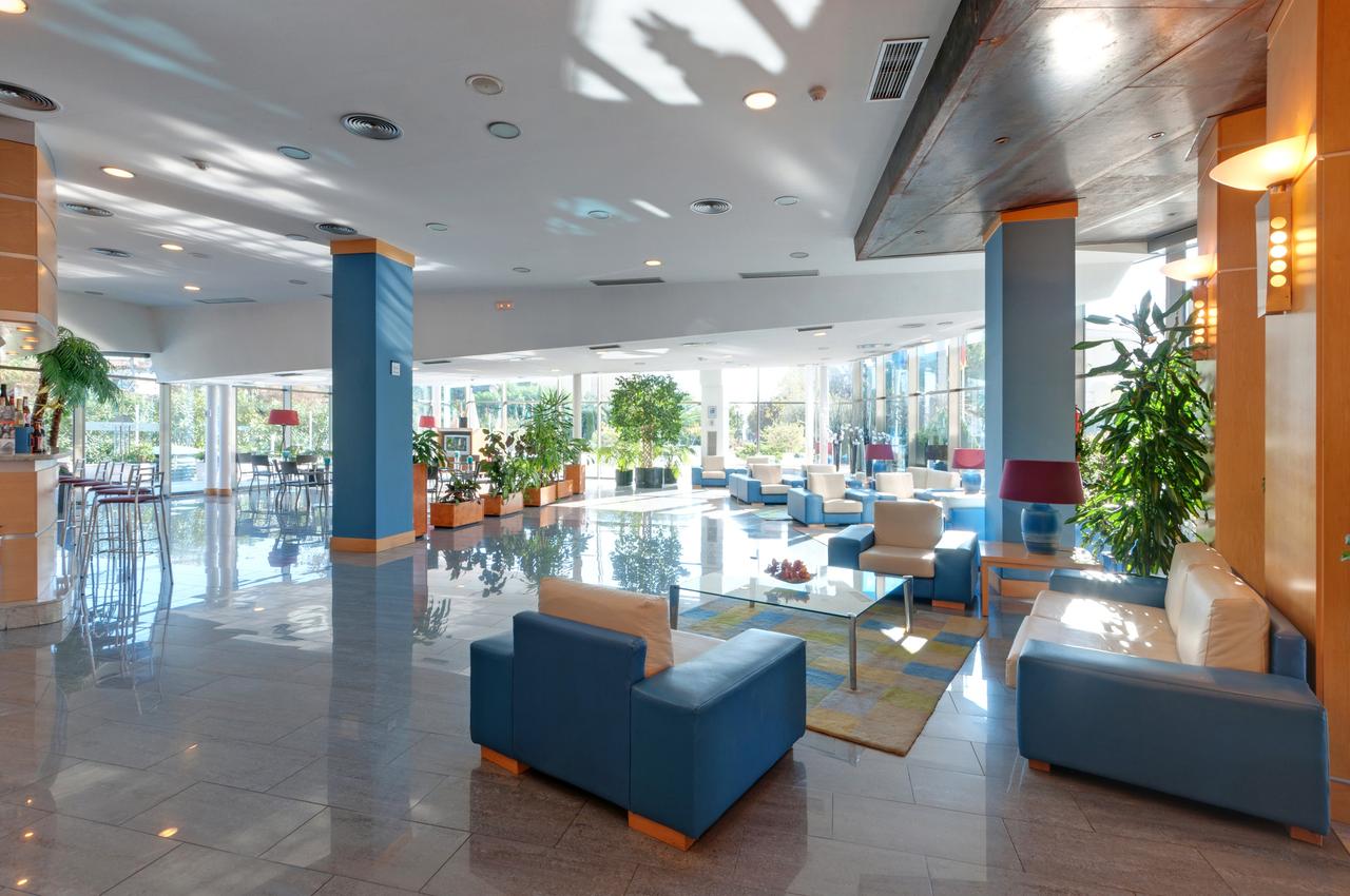 Lobby and reception area at Sol Port Cambrils