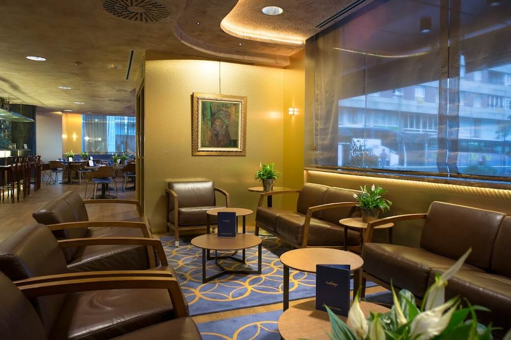 Lobby area at Hotel Carlemany Girona