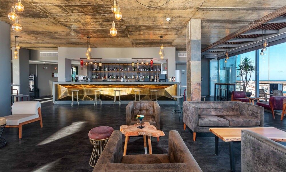 Bar at AP Maria Nova Lounge Hotel