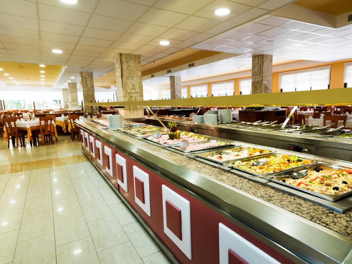 Food buffet cart at Hotel Monarque Fuengirola Park