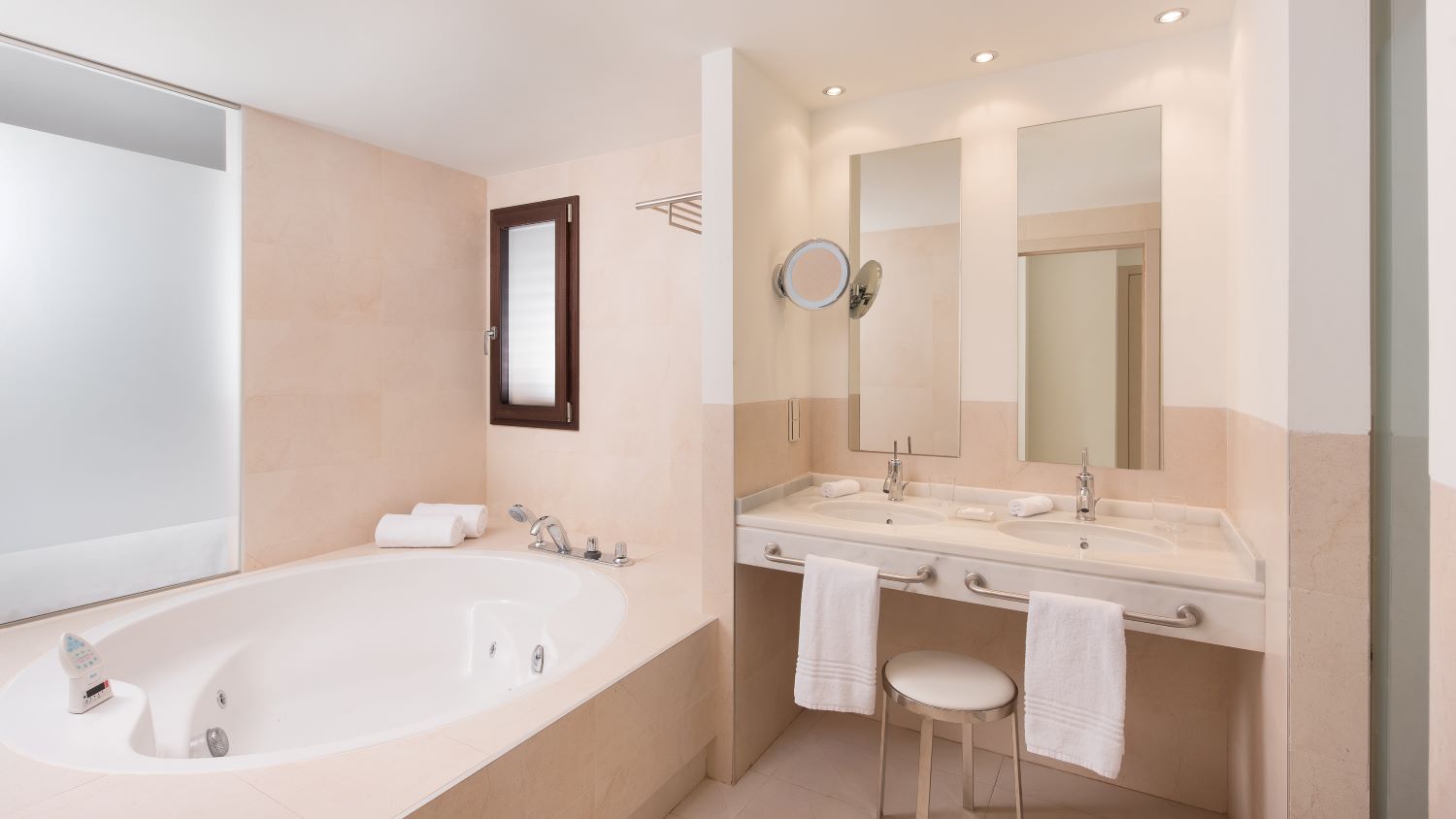 Bathroom in Superior room at Hacienda Del Alamo Golf Resort
