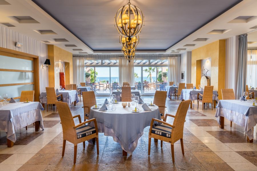 Indoor restaurant at Elba Estepona Gran Hotel & Thalasso Spa