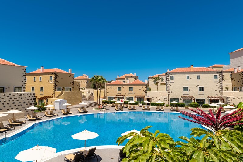 GF Isabel swimming pool surrounded by sun loungers